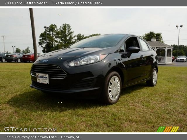 2014 Ford Fiesta S Sedan in Tuxedo Black