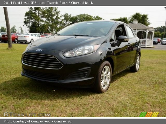2014 Ford Fiesta SE Sedan in Tuxedo Black