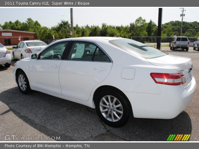 2011 Toyota Camry XLE in Super White