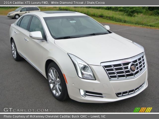 2014 Cadillac XTS Luxury FWD in White Diamond Tricoat