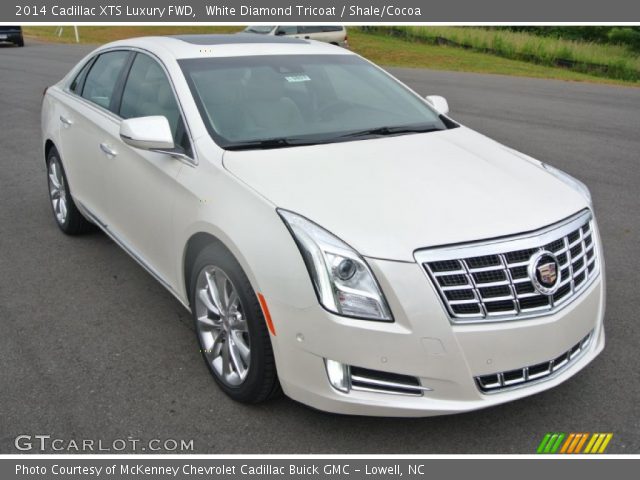 2014 Cadillac XTS Luxury FWD in White Diamond Tricoat