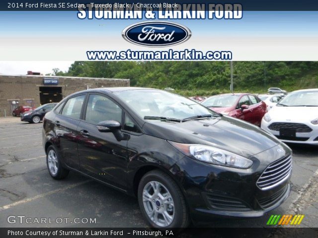 2014 Ford Fiesta SE Sedan in Tuxedo Black