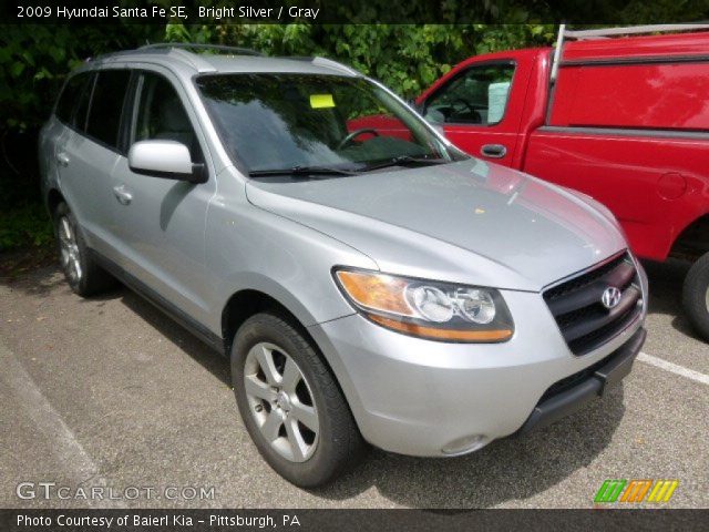 2009 Hyundai Santa Fe SE in Bright Silver