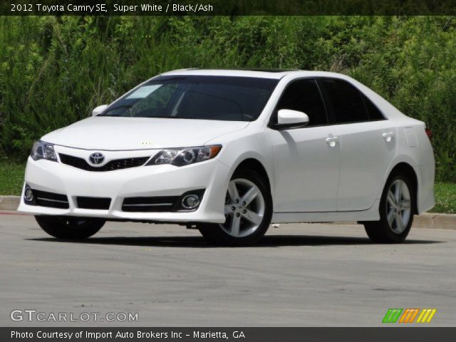 2012 Toyota Camry SE in Super White