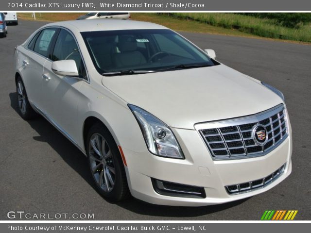 2014 Cadillac XTS Luxury FWD in White Diamond Tricoat