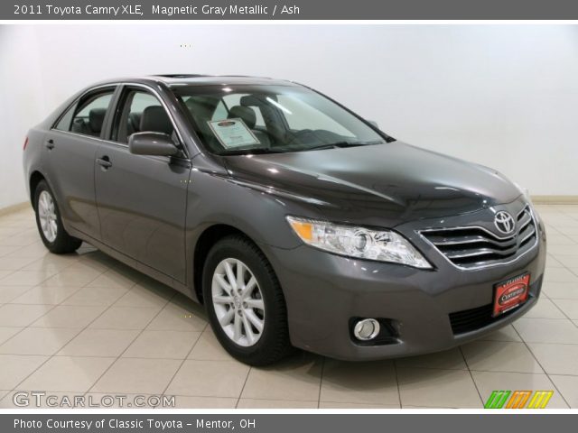 2011 Toyota Camry XLE in Magnetic Gray Metallic