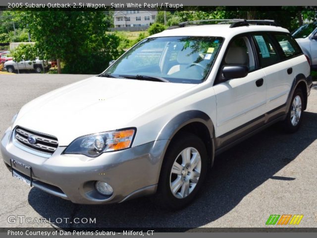 2005 Subaru Outback 2.5i Wagon in Satin White Pearl