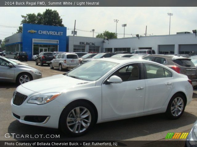 2014 Buick Regal FWD in Summit White