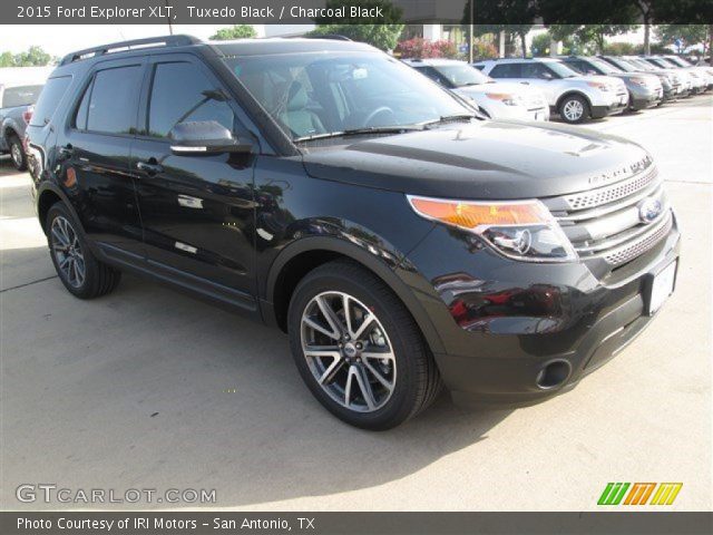 2015 Ford Explorer XLT in Tuxedo Black