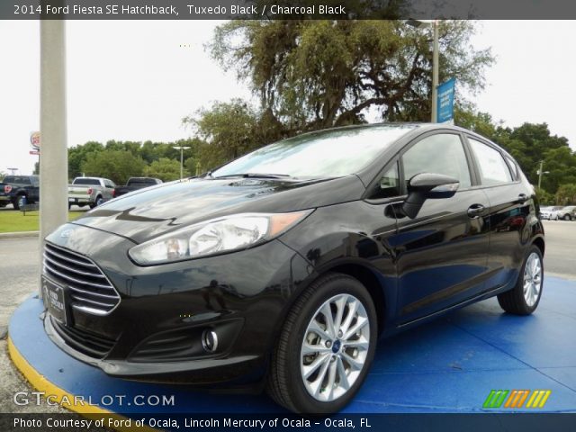 2014 Ford Fiesta SE Hatchback in Tuxedo Black