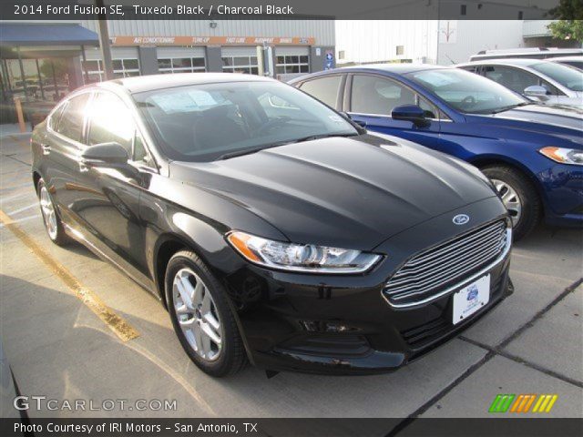 2014 Ford Fusion SE in Tuxedo Black
