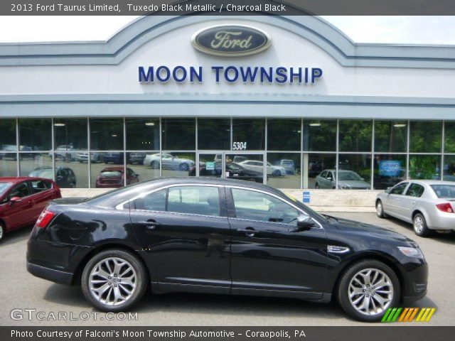 2013 Ford Taurus Limited in Tuxedo Black Metallic