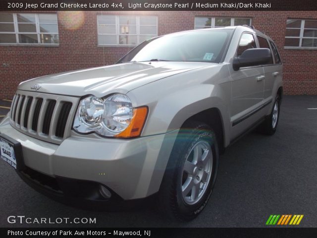 2009 Jeep Grand Cherokee Laredo 4x4 in Light Graystone Pearl