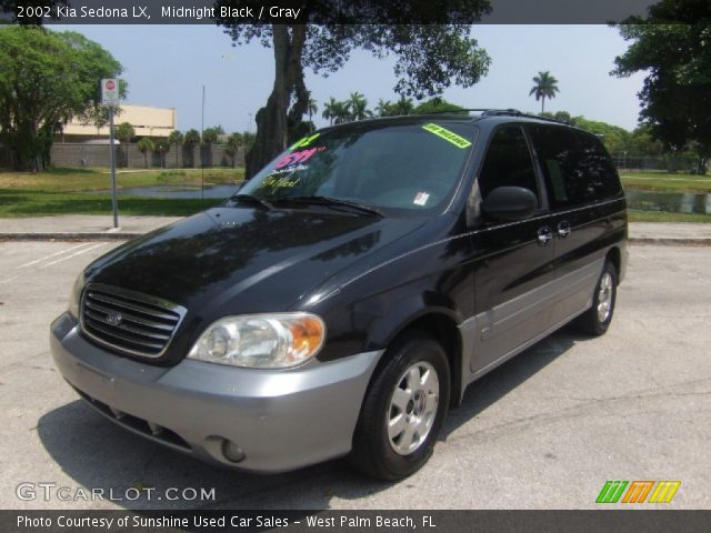 2002 Kia Sedona LX in Midnight Black