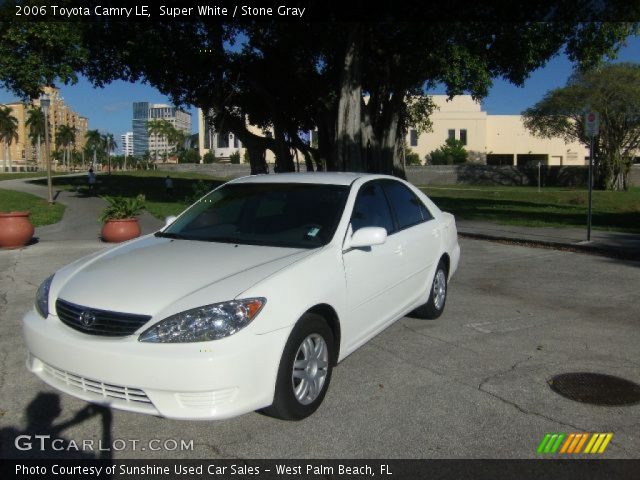 2006 Toyota Camry LE in Super White