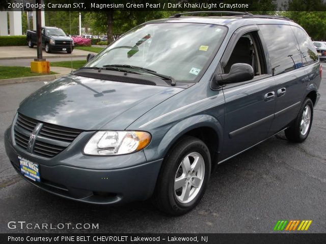 2005 Dodge Caravan SXT in Magnesium Green Pearl