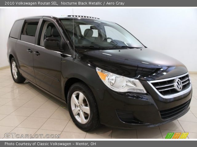 2010 Volkswagen Routan SEL in Nocturne Black Metallic