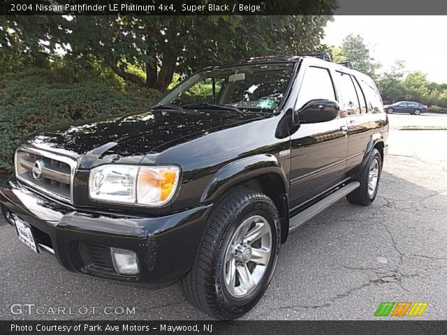 2004 Nissan Pathfinder LE Platinum 4x4 in Super Black