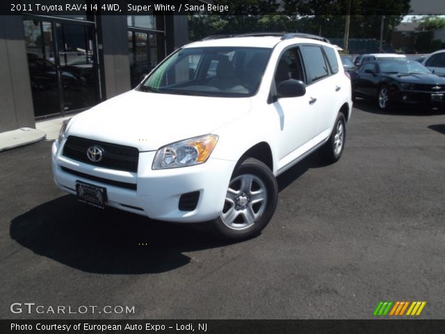 2011 Toyota RAV4 I4 4WD in Super White