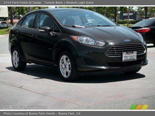 2014 Ford Fiesta SE Sedan in Tuxedo Black