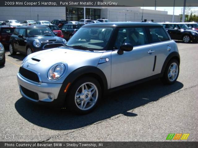 2009 Mini Cooper S Hardtop in Pure Silver Metallic