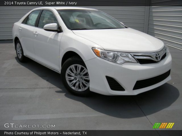 2014 Toyota Camry LE in Super White