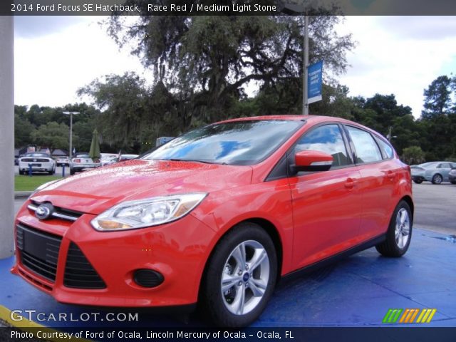 2014 Ford Focus SE Hatchback in Race Red