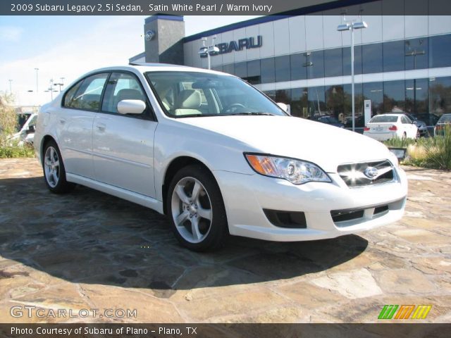 2009 Subaru Legacy 2.5i Sedan in Satin White Pearl