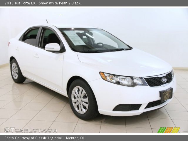 2013 Kia Forte EX in Snow White Pearl