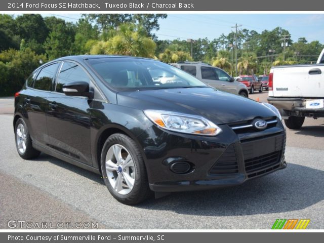 2014 Ford Focus SE Hatchback in Tuxedo Black