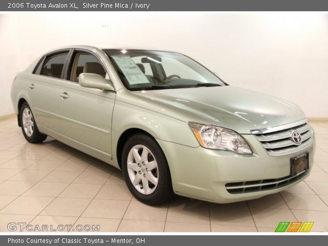 2006 Toyota Avalon XL in Silver Pine Mica