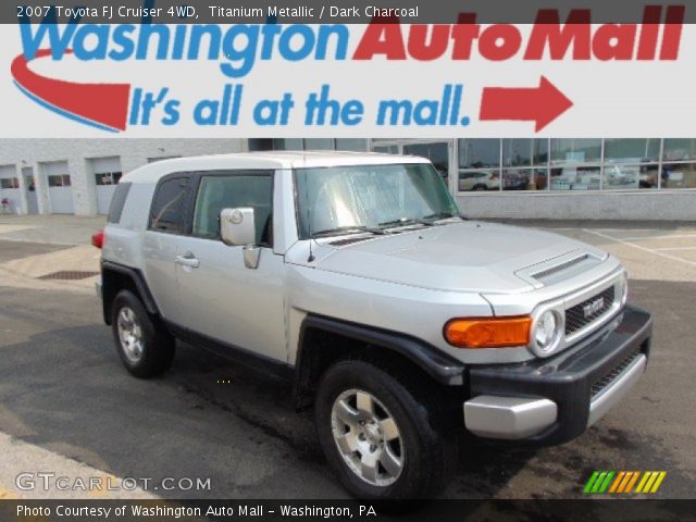 2007 Toyota FJ Cruiser 4WD in Titanium Metallic