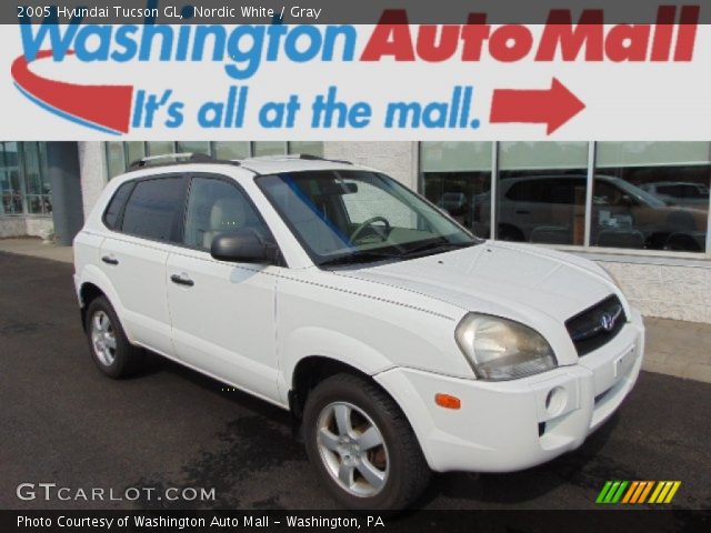 2005 Hyundai Tucson GL in Nordic White