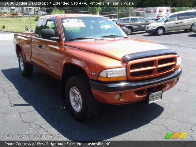 2000 Dodge Dakota Sport Extended Cab 4x4 in Amber Fire Pearl