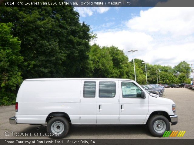 2014 Ford E-Series Van E250 Cargo Van in Oxford White