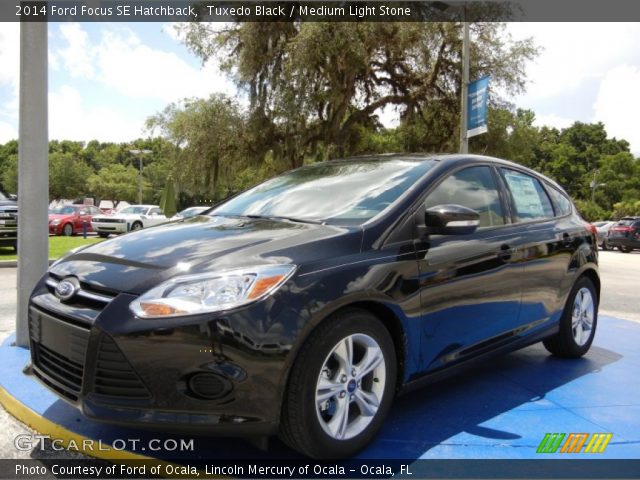 2014 Ford Focus SE Hatchback in Tuxedo Black
