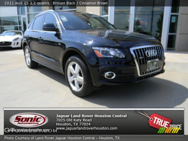 2011 Audi Q5 3.2 quattro in Brilliant Black