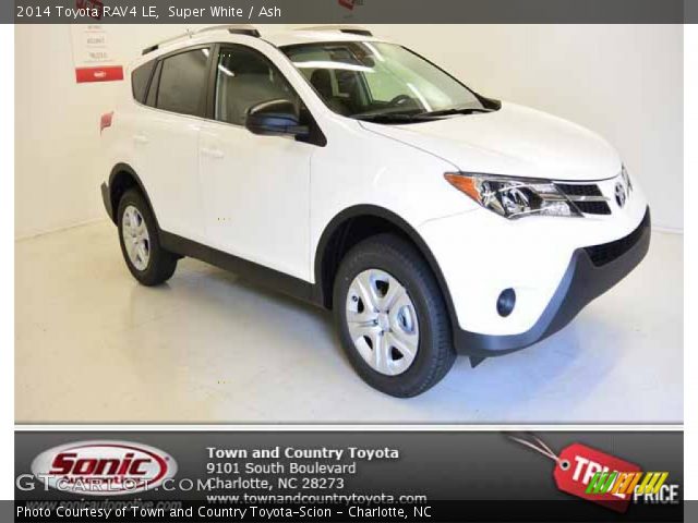 2014 Toyota RAV4 LE in Super White