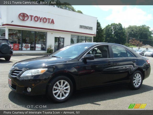 2011 Toyota Camry XLE in Black