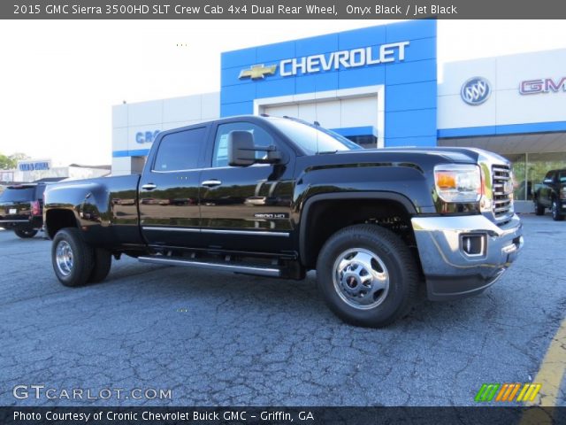 2015 GMC Sierra 3500HD SLT Crew Cab 4x4 Dual Rear Wheel in Onyx Black