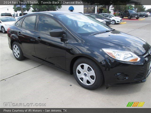 2014 Ford Focus S Sedan in Tuxedo Black