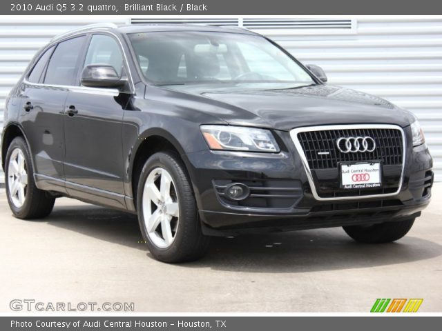 2010 Audi Q5 3.2 quattro in Brilliant Black