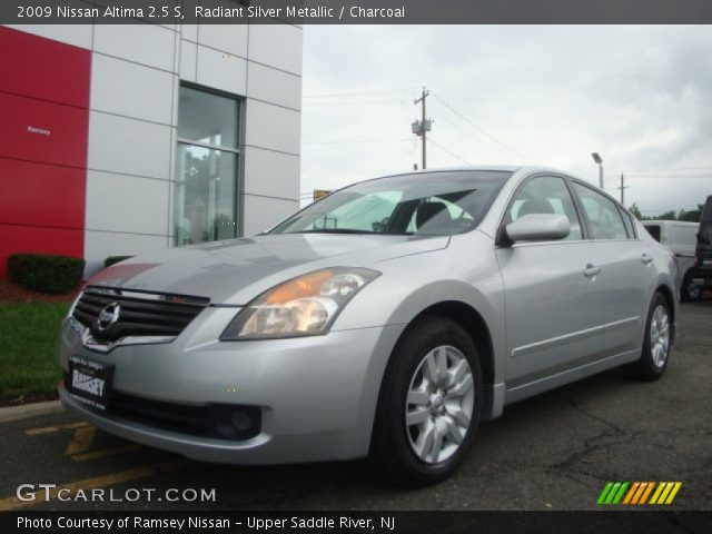 2009 Nissan Altima 2.5 S in Radiant Silver Metallic