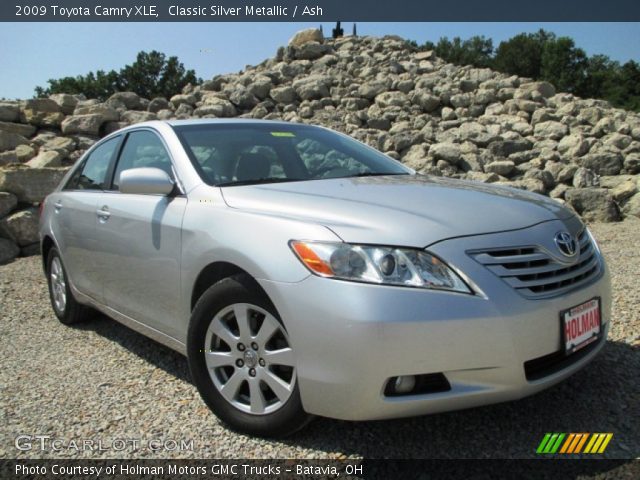 2009 Toyota Camry XLE in Classic Silver Metallic