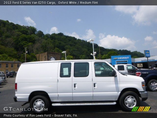 2013 Ford E Series Van E250 Cargo in Oxford White