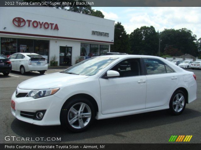 2012 Toyota Camry SE in Super White