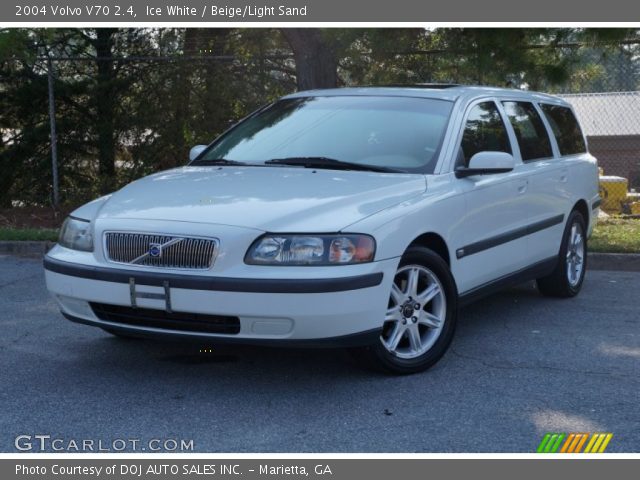 2004 Volvo V70 2.4 in Ice White