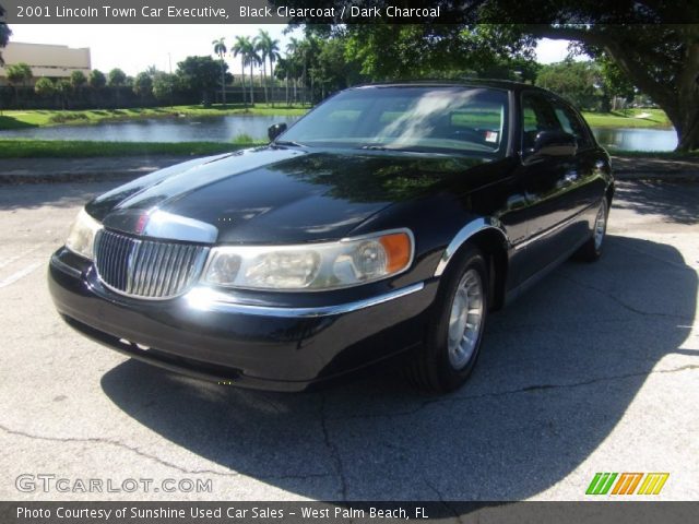 2001 Lincoln Town Car Executive in Black Clearcoat