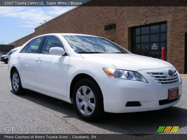 2007 Toyota Camry LE in Super White