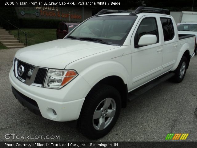 2008 Nissan Frontier LE Crew Cab 4x4 in Avalanche White